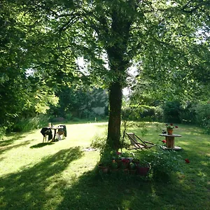 Grange Renovee Et Son Jardin Dans L'avant Pays Savoyard Champagneux